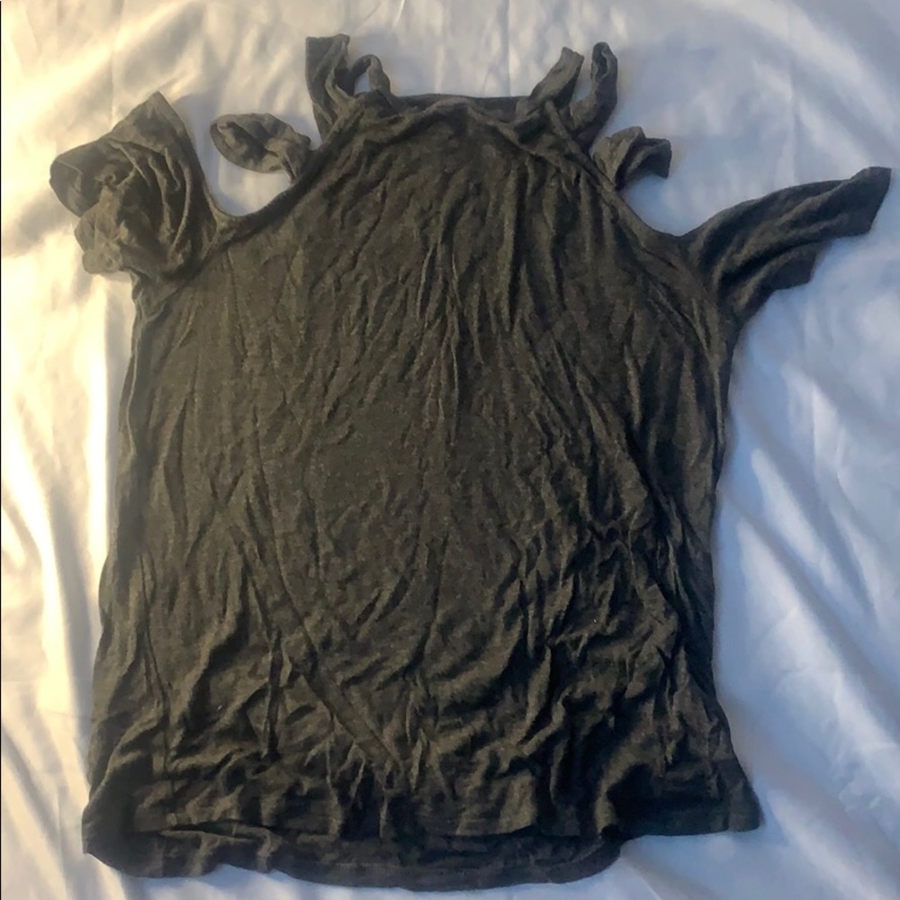 Shoulder slit tee shirt